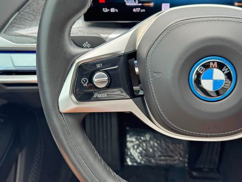 Used 2023 BMW i7 xDrive60 AWD/4WD image 22