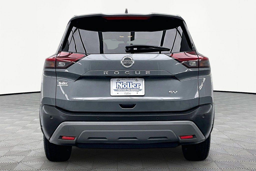 Used 2021 Nissan Rogue SV FWD image 4