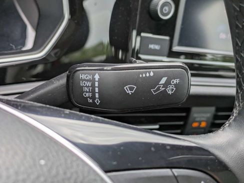 Used 2020 Volkswagen Jetta SE w/ SE Cold Weather Package FWD image 37