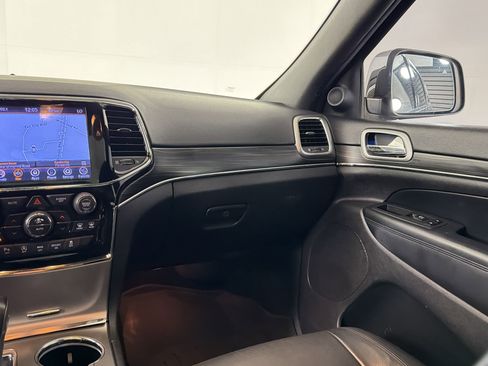 Used 2021 Jeep Grand Cherokee Limited AWD/4WD image 29