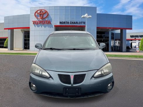 Used 2006 Pontiac Grand Prix w/ Preferred Package FWD image 2