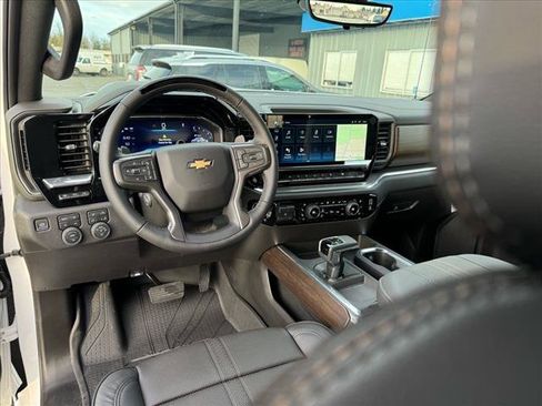 Used 2024 Chevrolet Silverado 1500 High Country AWD/4WD image 11