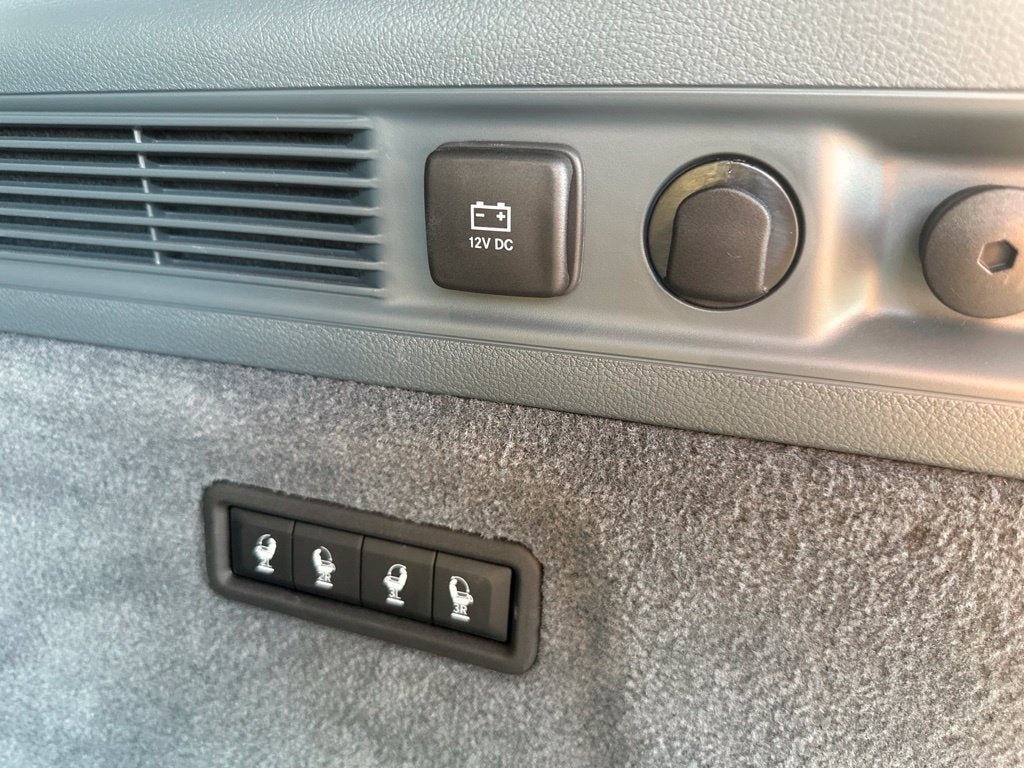 Used 2023 Jeep Grand Wagoneer L Series III AWD/4WD image 9
