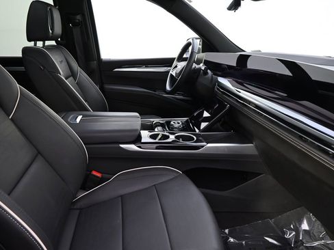 Used 2025 Cadillac Escalade Sport w/ Touring Package image 16