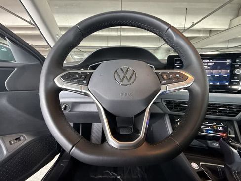Used 2025 Volkswagen Jetta SE FWD image 15