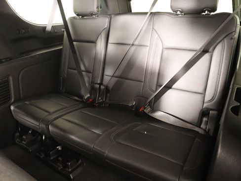 Used 2021 Chevrolet Suburban LT image 13