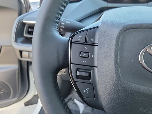 Used 2026 Toyota Prius FWD image 25