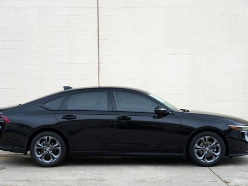 Used 2023 Honda Accord EX image 44