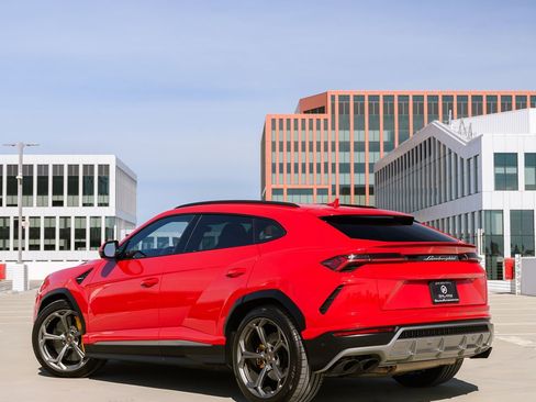 Used 2019 Lamborghini Urus image 12