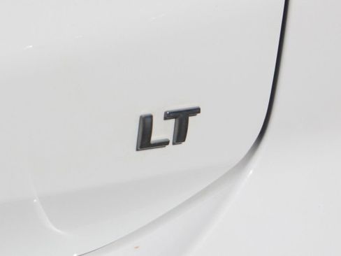 Used 2023 Chevrolet Equinox LT w/ Driver Convenience Package image 43