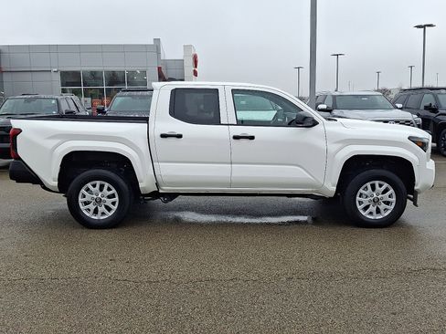 Used 2025 Toyota Tacoma SR image 7