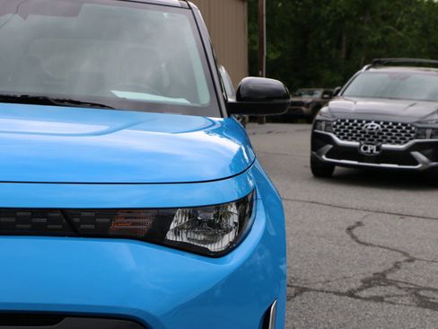 Used 2023 Kia Soul GT-Line FWD image 13