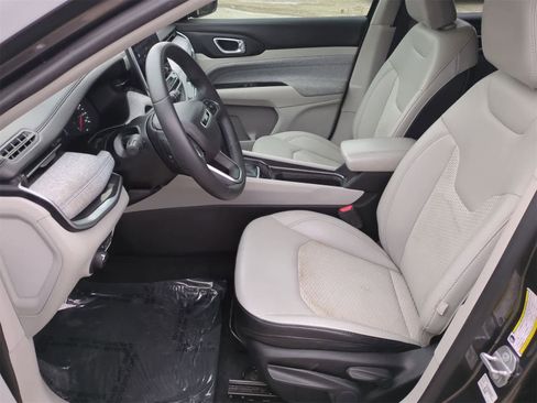 Certified 2022 Jeep Compass Latitude image 16