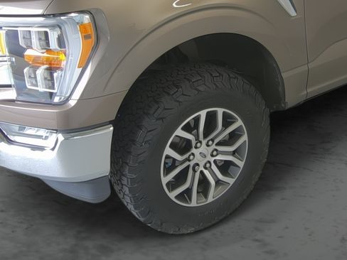 Used 2021 Ford F150 Lariat w/ FX4 Off-Road Package AWD/4WD image 8