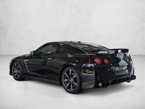 Used 2009 Nissan GT-R Premium image 7