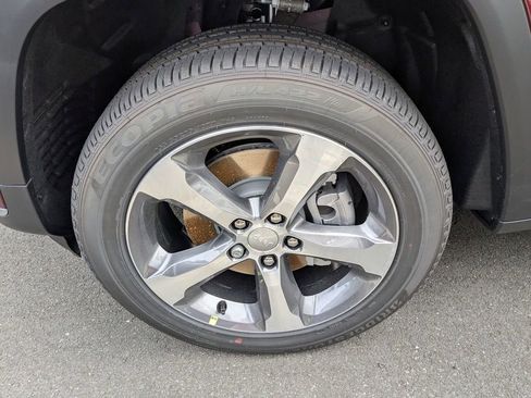 New 2025 Jeep Grand Cherokee L Limited image 4