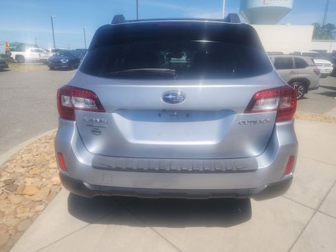 Used 2015 Subaru Outback 2.5i Limited w/ Popular Package #4 AWD/4WD image 4
