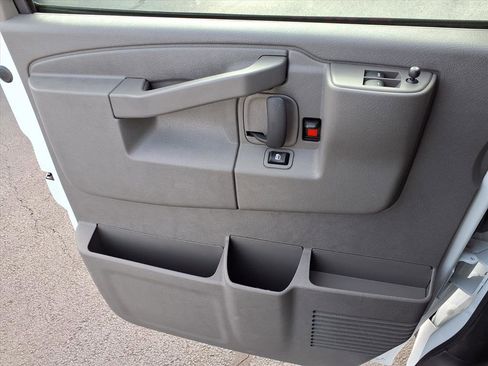 Used 2024 GMC Savana 2500 w/ Driver Convenience Package image 15