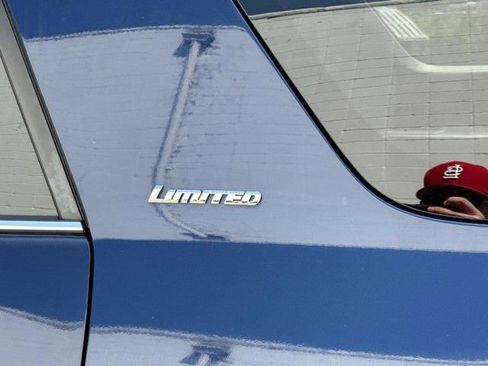 Used 2018 Toyota 4Runner Limited AWD/4WD image 10