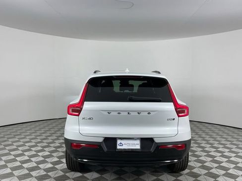 Used 2024 Volvo XC40 B5 Core AWD/4WD image 6