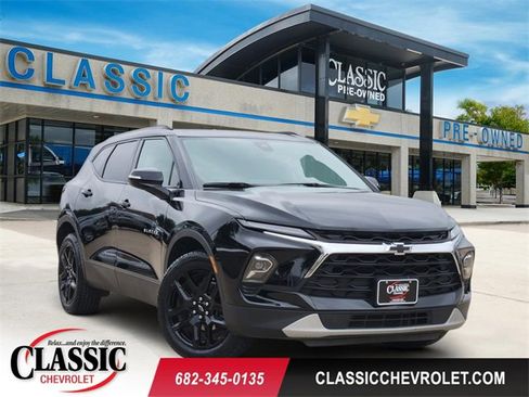 Used 2024 Chevrolet Blazer LT FWD image 1