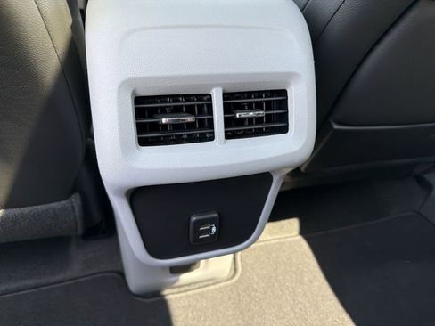 Certified 2024 GMC Terrain SLT w/ Infotainment Package II AWD/4WD image 22