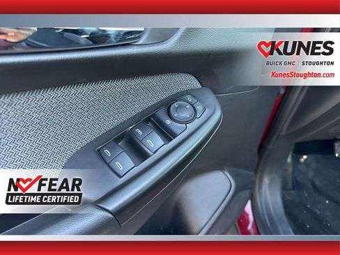 Used 2025 Chevrolet TrailBlazer LT w/ Driver Confidence Package image 19