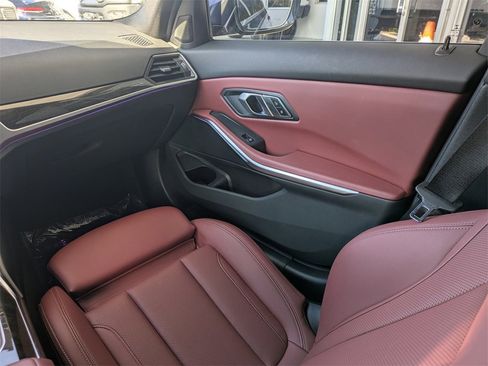 Used 2022 BMW 330i Sedan w/ Convenience Package image 17