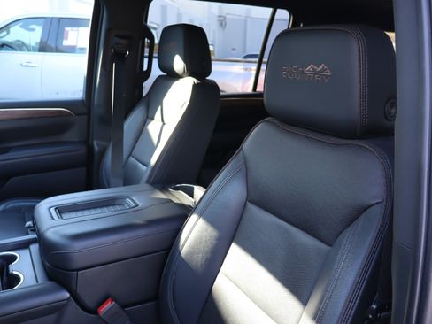 Used 2021 Chevrolet Suburban High Country image 20