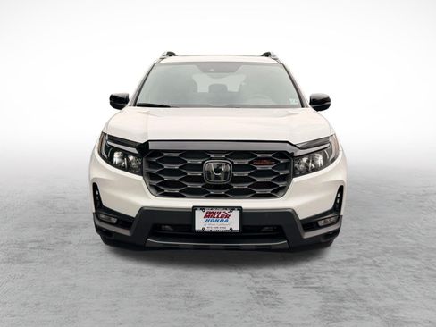 Used 2024 Honda Passport TrailSport image 2
