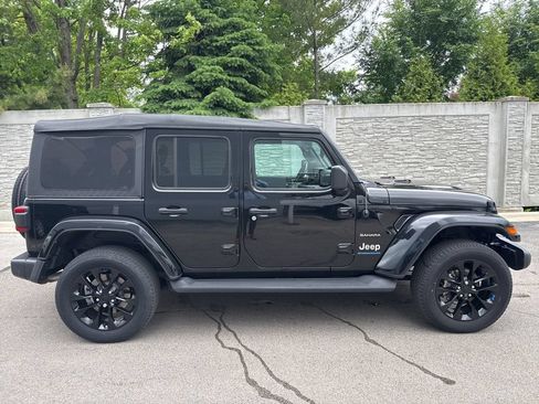 Used 2023 Jeep Wrangler Unlimited Sahara w/ Cold Weather Group AWD/4WD image 8