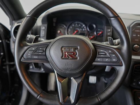 Used 2021 Nissan GT-R Premium image 48