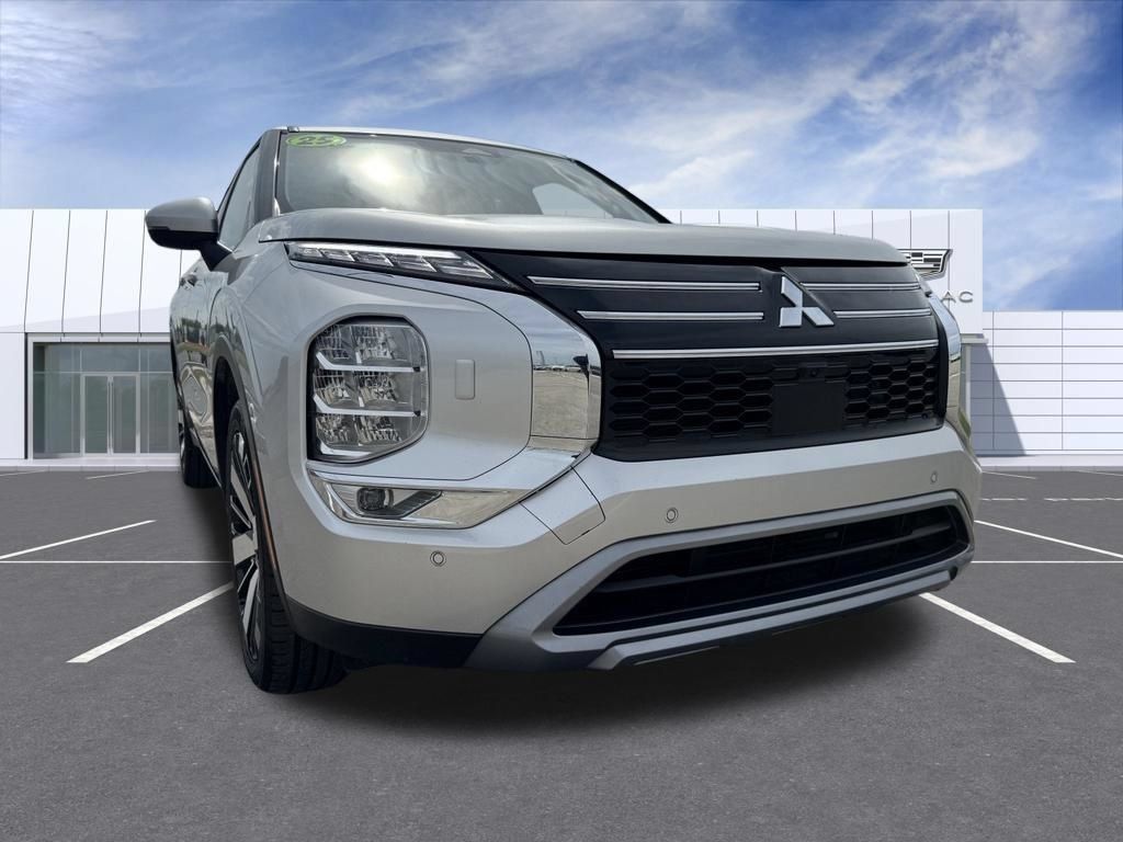 Used 2025 Mitsubishi Outlander SE AWD/4WD image 8