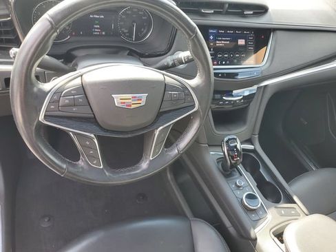 Certified 2022 Cadillac XT5 Premium Luxury w/ LPO, Floor Liner Package AWD/4WD image 13