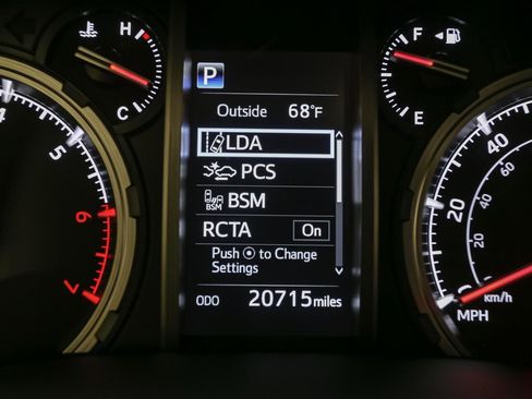 Used 2023 Toyota 4Runner TRD Off-Road Premium w/ Off Road Premium Plus Package AWD/4WD image 39