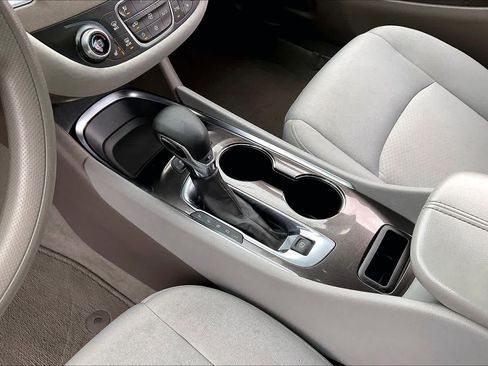 Used 2024 Chevrolet Malibu LT FWD image 17