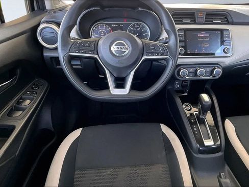 Used 2020 Nissan Versa SV image 8