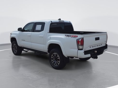 Used 2022 Toyota Tacoma TRD Sport w/ Technology Package AWD/4WD image 5