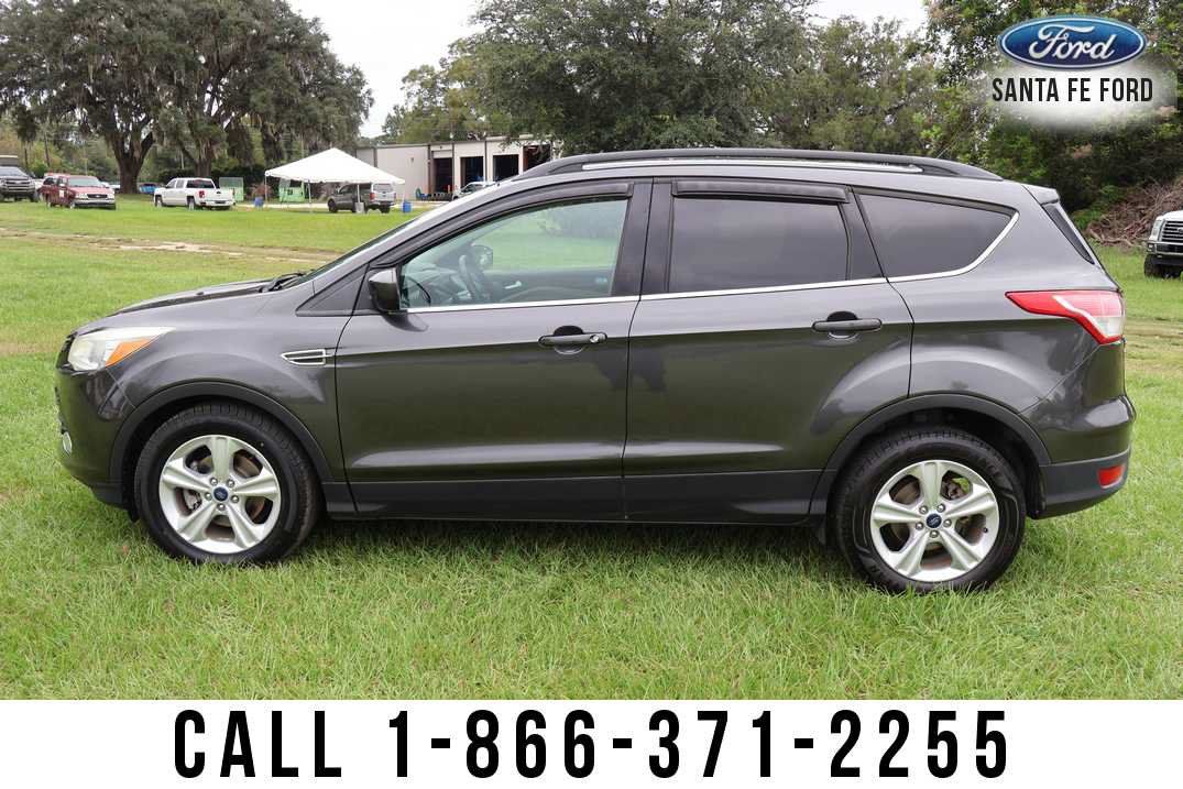 Used 2015 Ford Escape SE w/ Equipment Group 201A FWD image 3