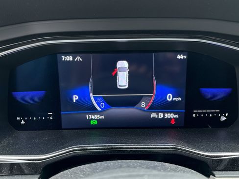 Used 2023 Volkswagen Jetta SE w/ Black Wheel Package image 10