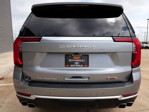Used 2025 GMC Yukon XL Denali AWD/4WD image 5