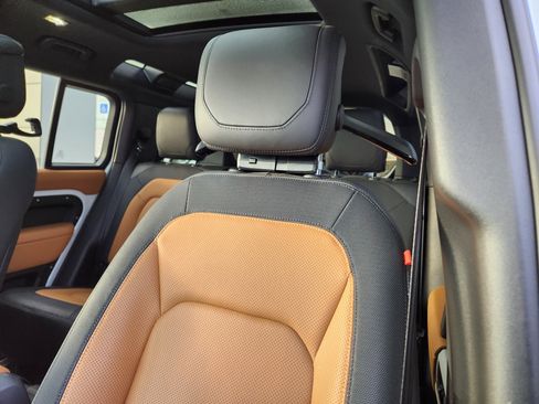 Certified 2024 Land Rover Defender 110 X-Dynamic SE image 11