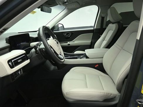 Used 2025 Lincoln Aviator AWD image 9