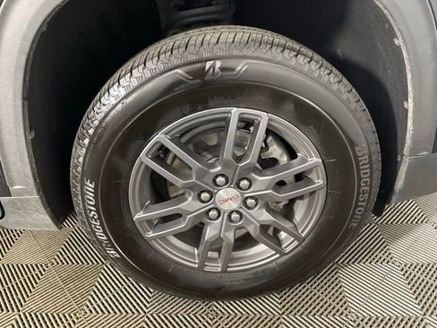 Used 2025 GMC Acadia Elevation image 14