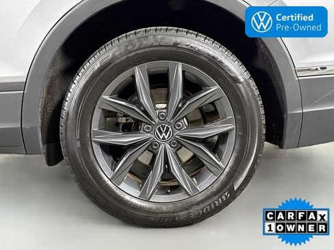 Used 2023 Volkswagen Tiguan SE w/ Panoramic Sunroof Package AWD/4WD image 31