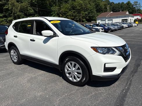 Used 2017 Nissan Rogue S AWD/4WD image 7