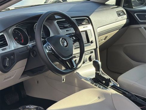 Used 2015 Volkswagen Golf S image 13