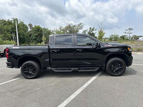 Used 2025 Chevrolet Silverado 1500 LT Trail Boss w/ LT Trail Boss Premium Package AWD/4WD image 2
