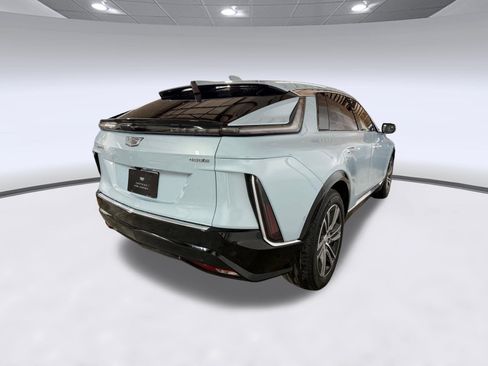 Certified 2024 Cadillac Lyriq Luxury RWD image 7
