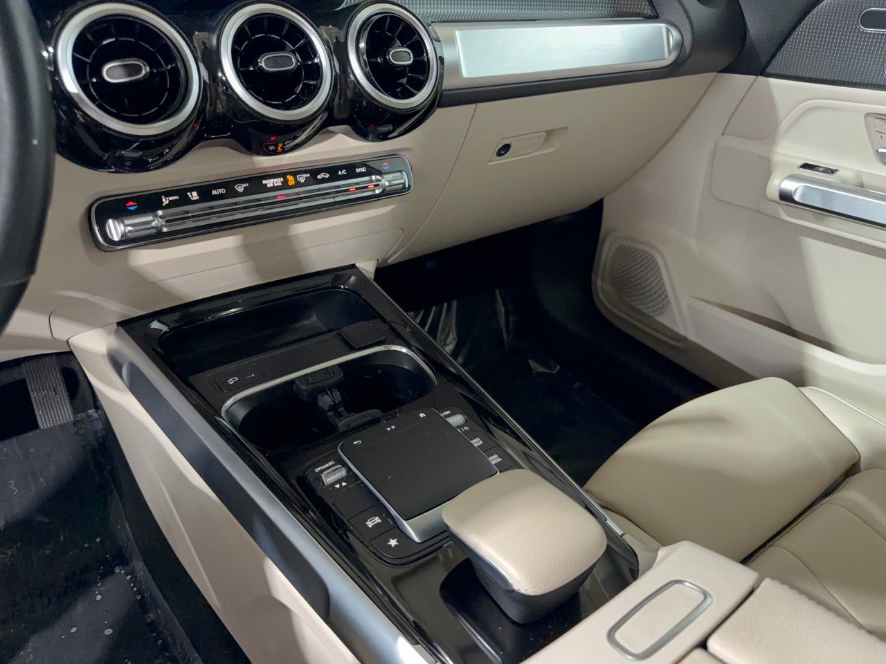Used 2021 Mercedes-Benz GLB 250 image 22